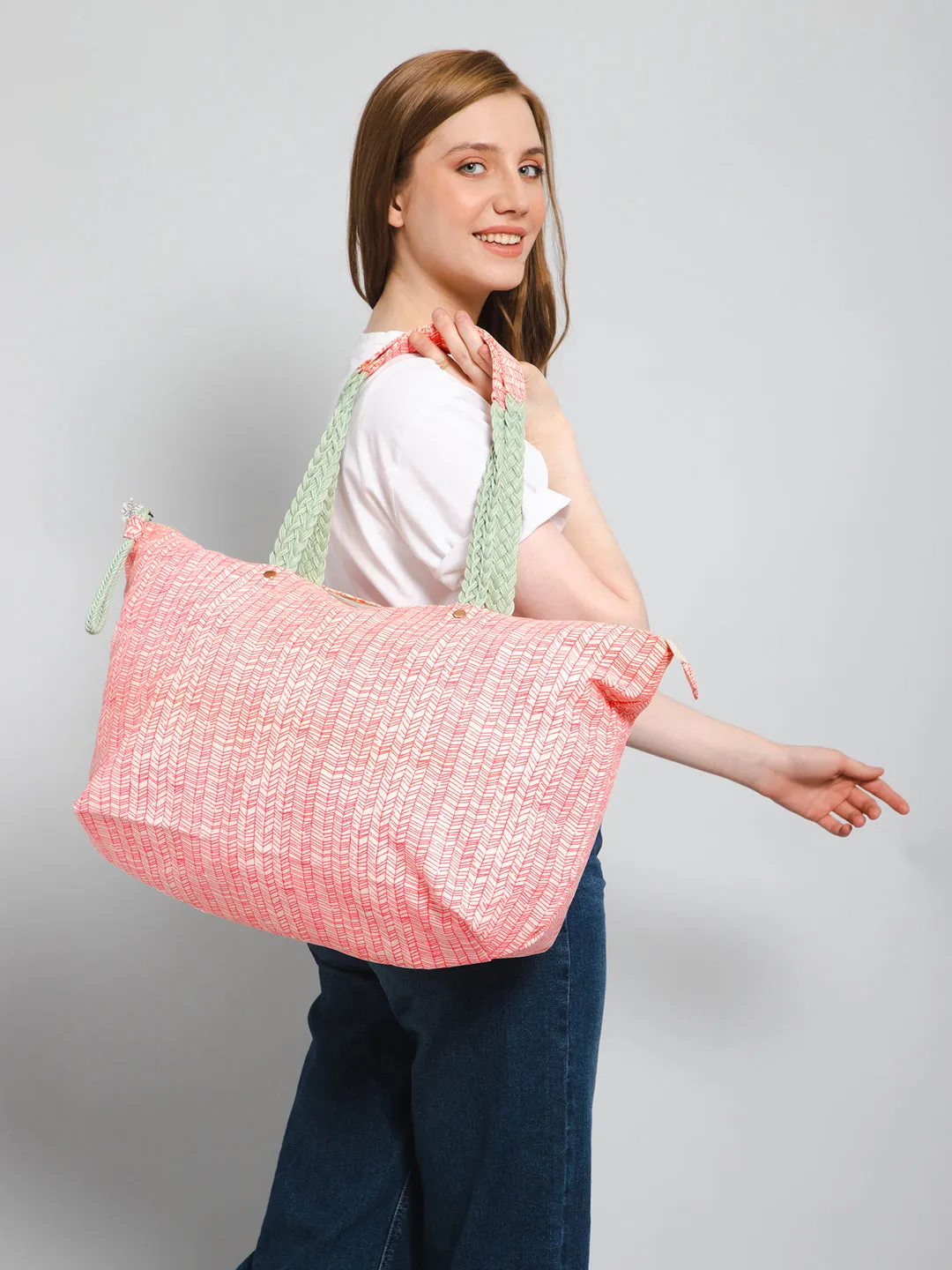 Berrylush Women Pink & White Geometric Printed Canvas Zipper-Up Oversized Tote Bag