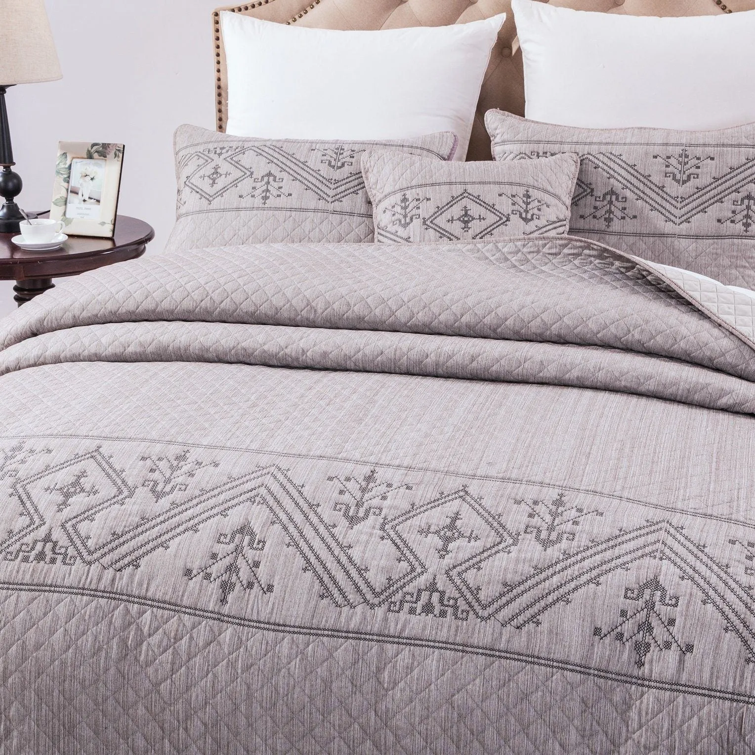 DaDa Bedding Whimsical Lavender Grey Cottage Soft Quilted Coverlet Bedspread Set (JHW866)