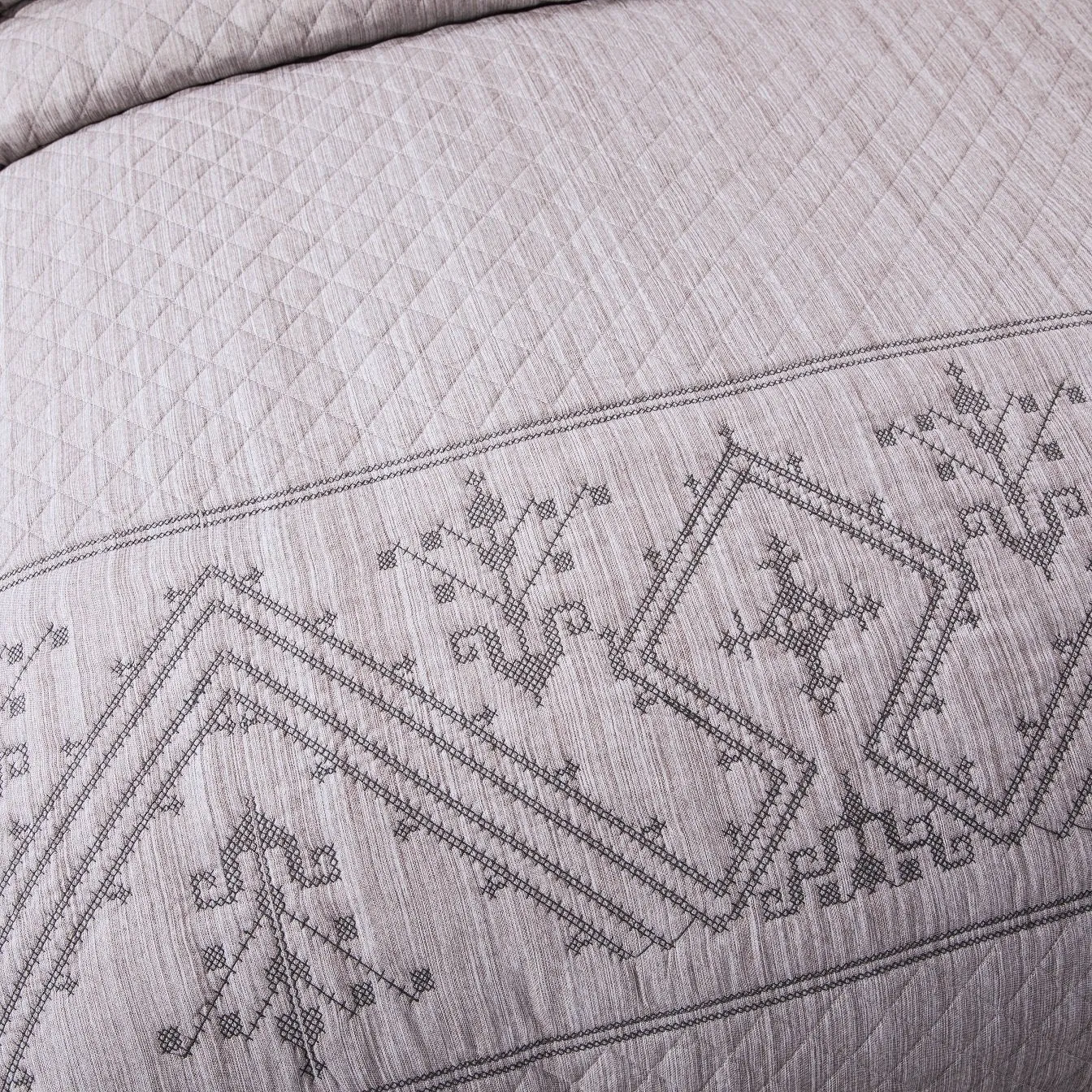 DaDa Bedding Whimsical Lavender Grey Cottage Soft Quilted Coverlet Bedspread Set (JHW866)